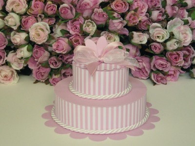 Cake righe rosa/fiocco €.8,50