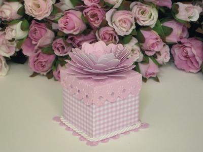 Mini Cake quadretti /fiore2 rosa €. 6,50