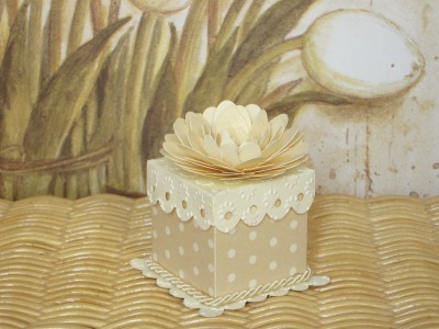 Mini cake crema/pois/fiore€. 6,50