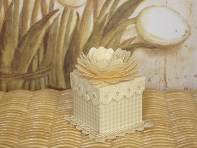 Mini cake crema/quadretti/fiore €. 6,50